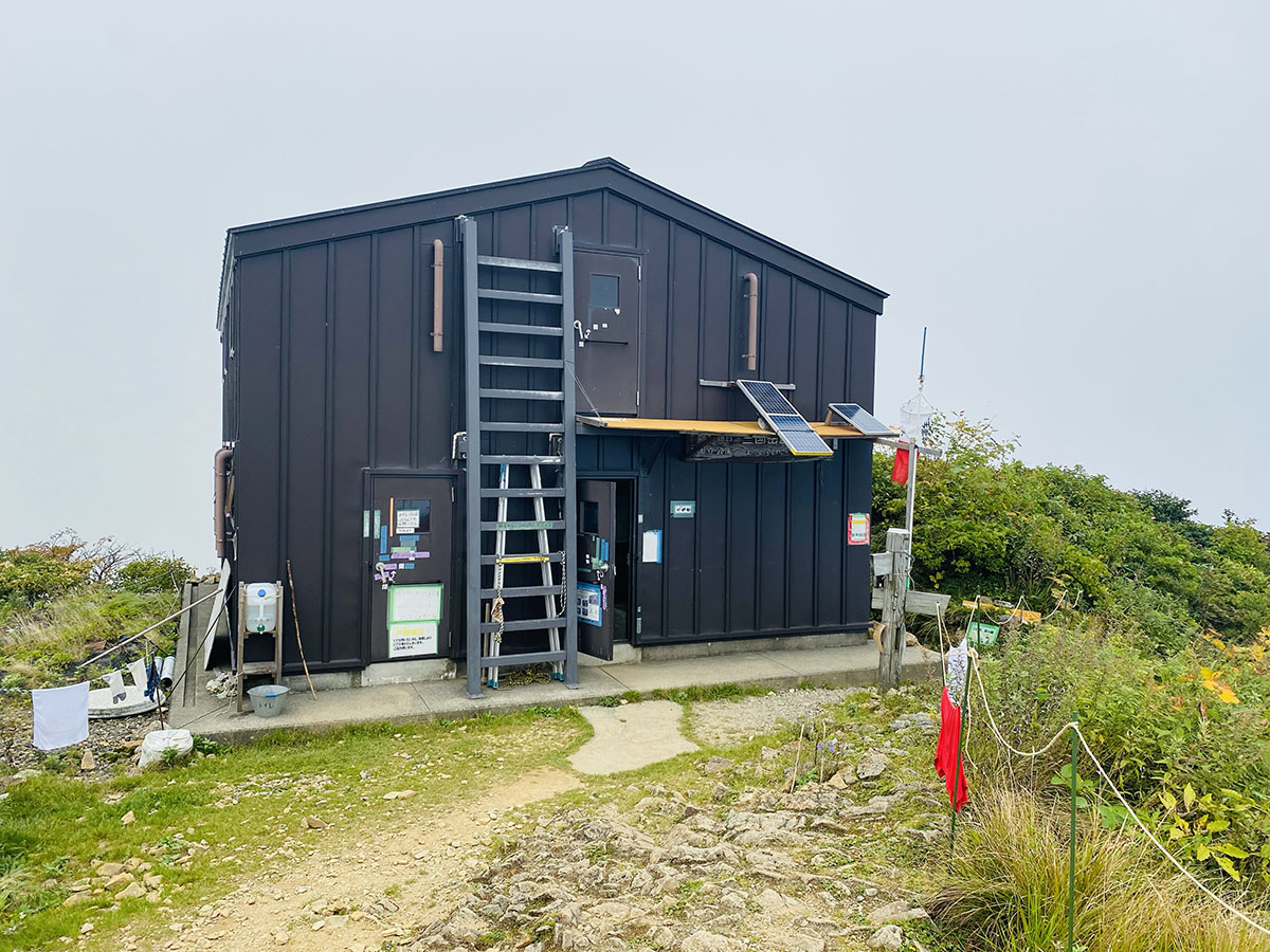 御沢野営場から飯豊山登山（切合小屋テント泊）