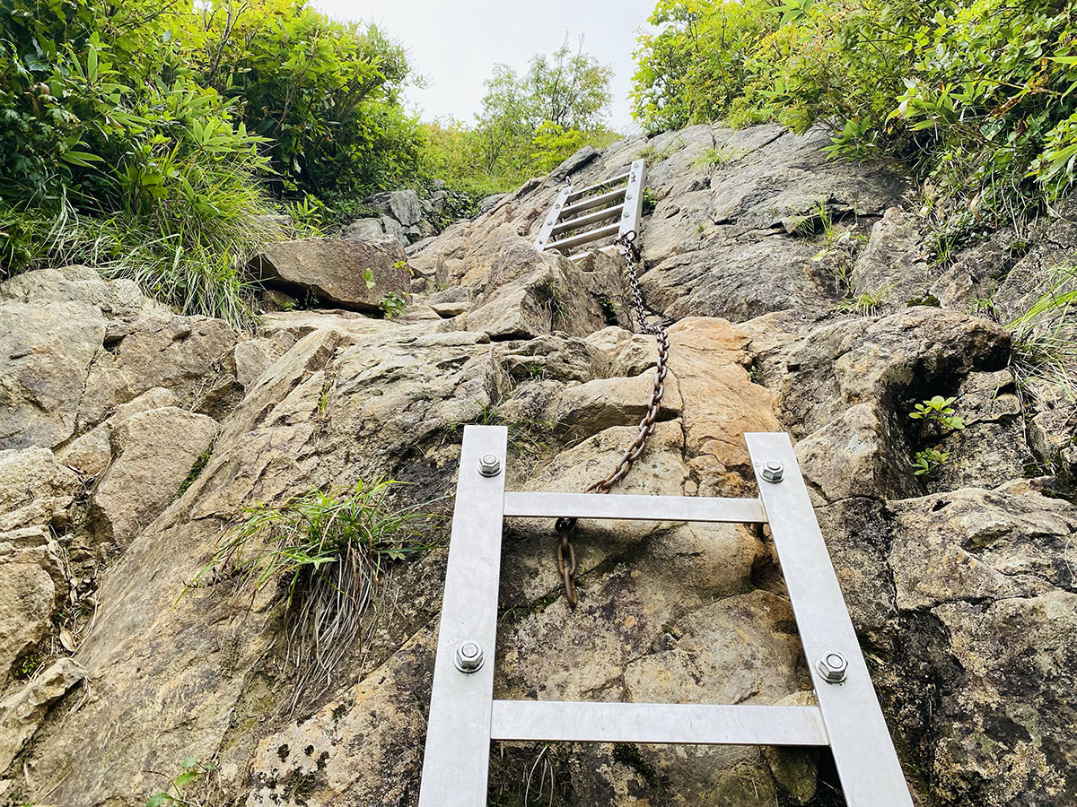 御沢野営場から飯豊山登山（切合小屋テント泊）