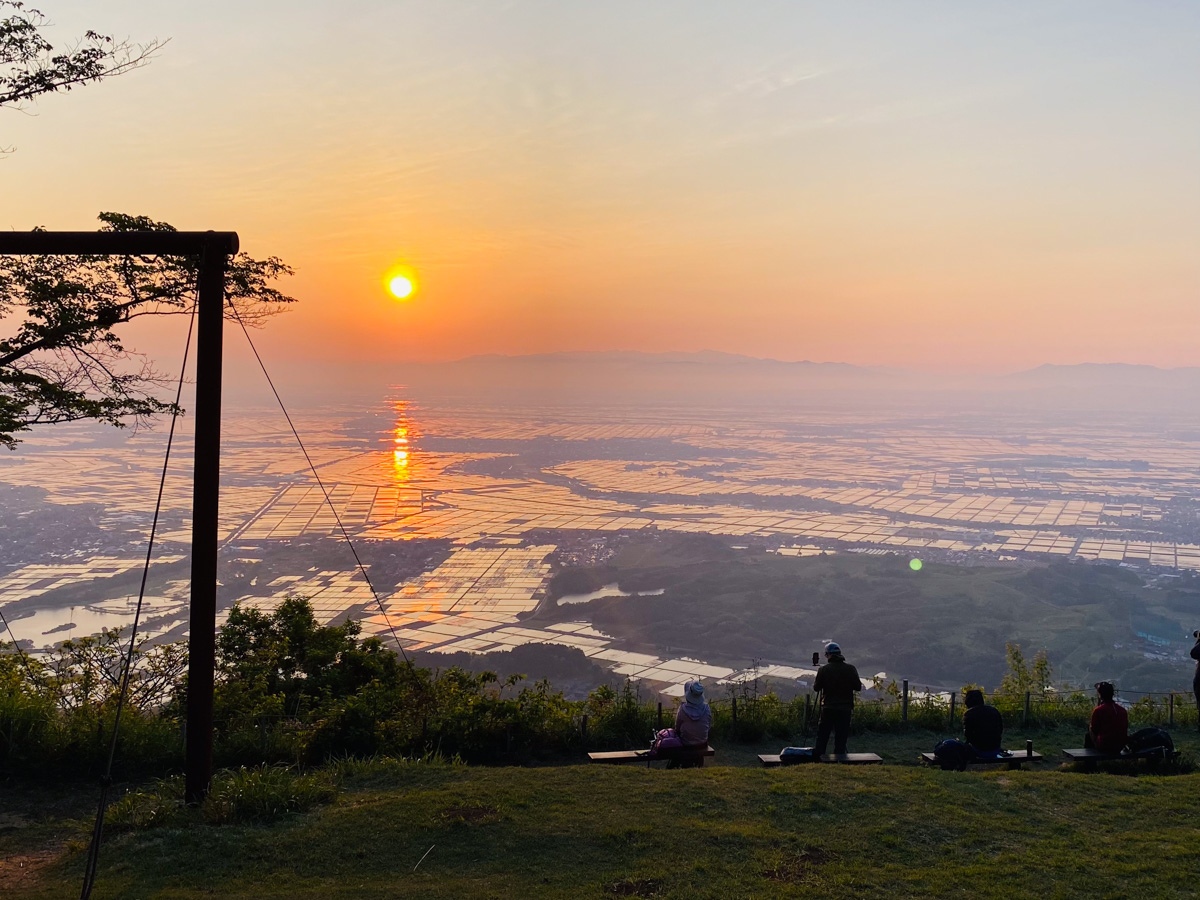 新潟県の角田山を日帰りご来光登山