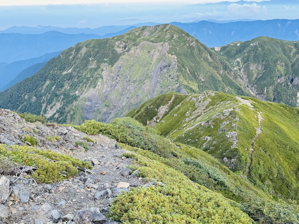 南アルプス3泊4日縦走登山3日目（聖平小屋〜聖岳〜赤石岳〜荒川小屋泊）