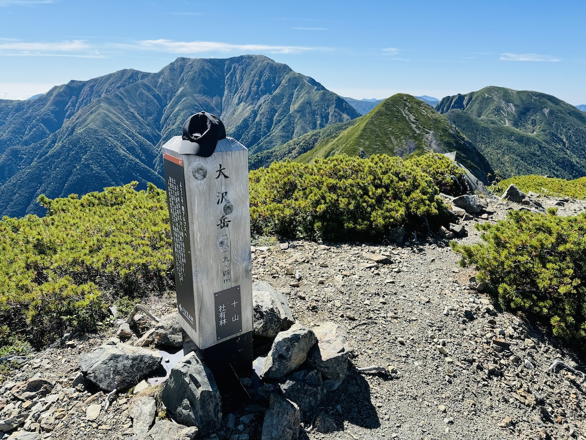 南アルプス3泊4日縦走登山3日目（聖平小屋〜聖岳〜赤石岳〜荒川小屋泊）