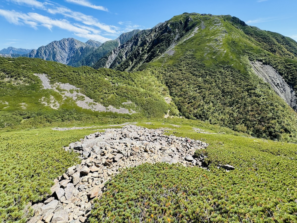 南アルプス3泊4日縦走登山3日目（聖平小屋〜聖岳〜赤石岳〜荒川小屋泊）