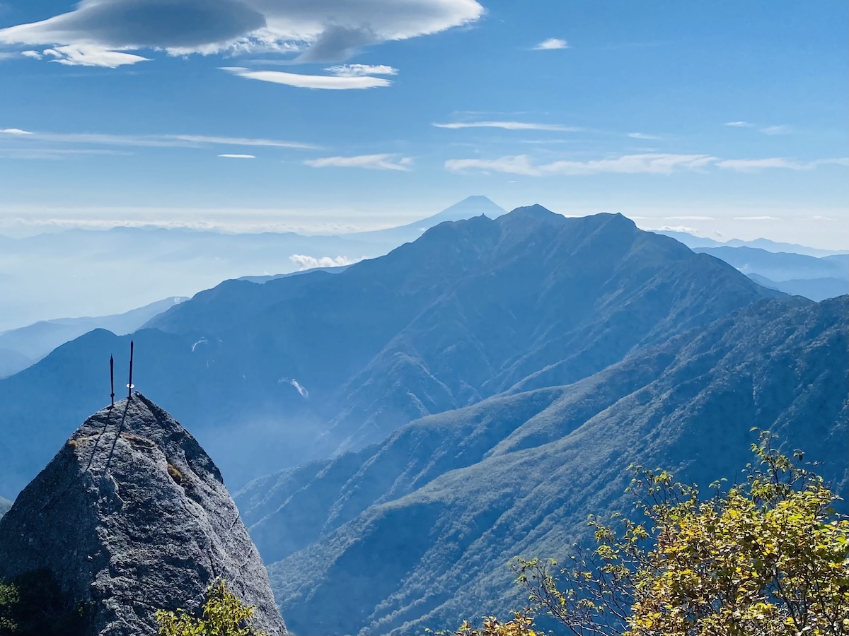 百名山・鳳凰山日帰り登山日記（青木鉱泉周回、登りドンドコ沢、下り中道）