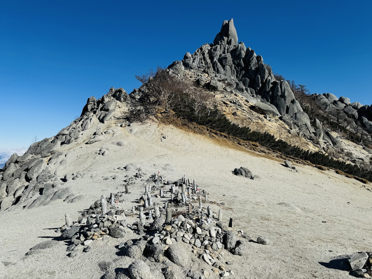 百名山・鳳凰山日帰り登山日記（青木鉱泉周回、登りドンドコ沢、下り中道）