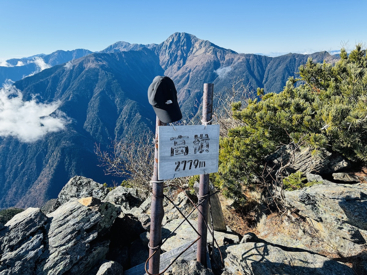 百名山・鳳凰山日帰り登山日記（青木鉱泉周回、登りドンドコ沢、下り中道）