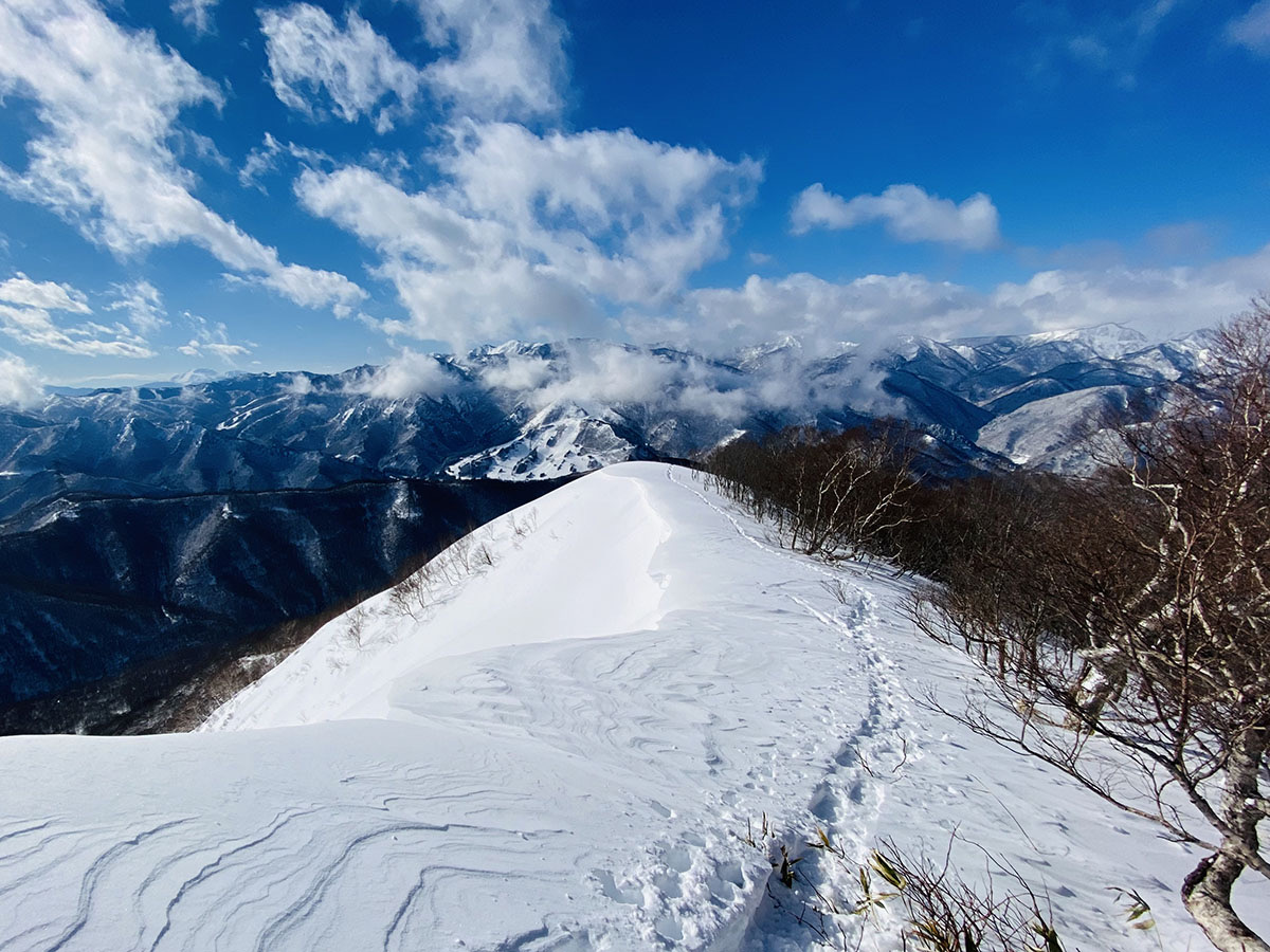 雪山登山におすすめのスノーシュー14選（MSR、TUBBS、ATLAS）